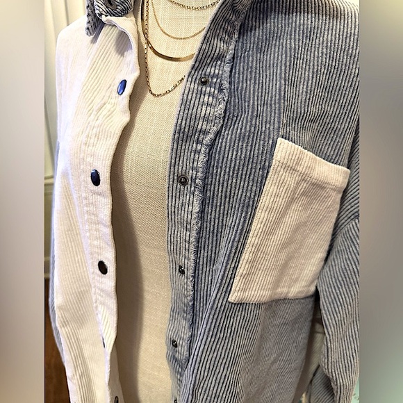 ☃️BOGO50%☃️ 🆕🩵VANILLA BAY: BLUE/IVORY ColorBlock Corduroy Shacket MEDIUM - Picture 9 of 17